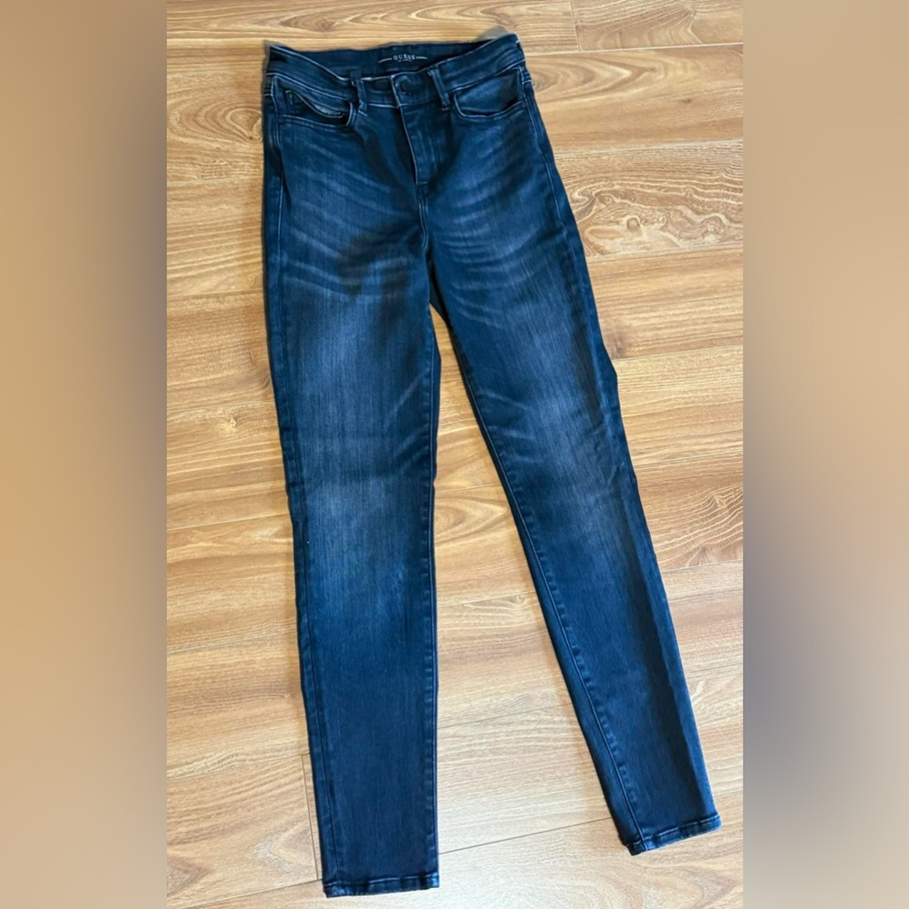 Black Stonewash Guess Jeans Size 25